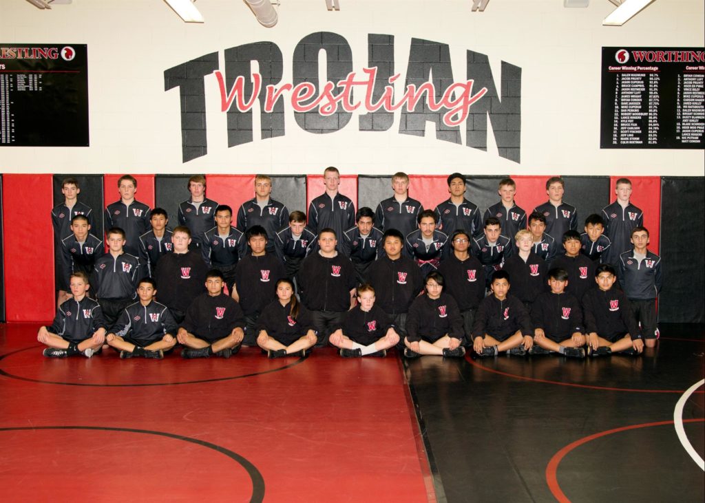 2019 Trojan wrestling team photo